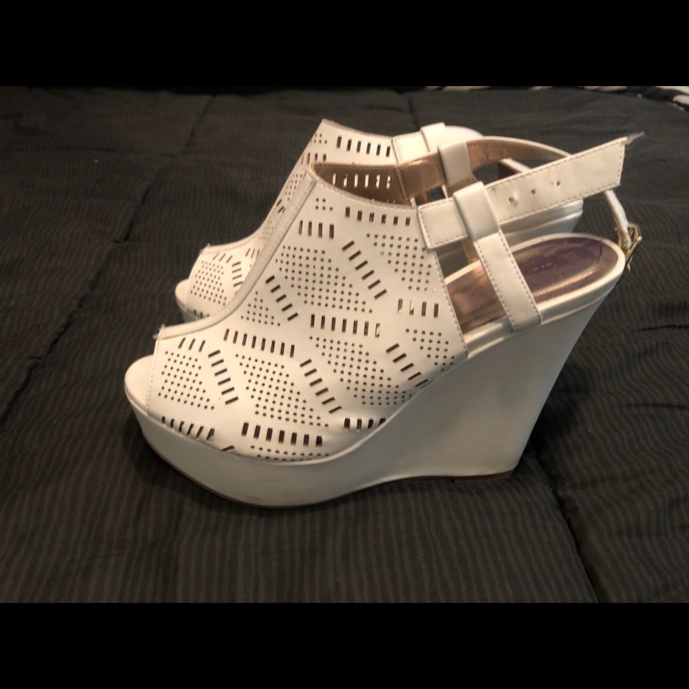 Peep toe white wedges
